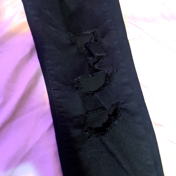 High waisted black ripped cropped jeans - Picture 2 of 4